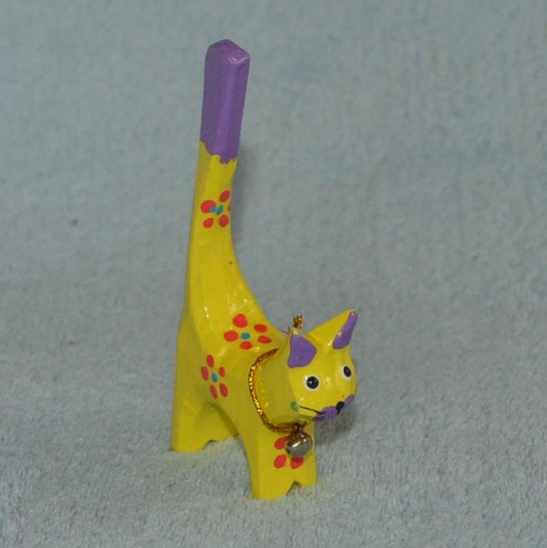 Soška dřevěná kočka malovaná malá - žlutá