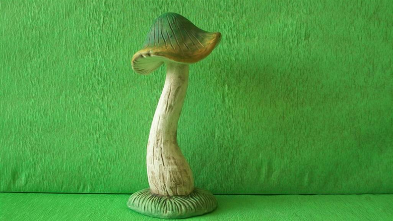 Keramická houba-čirůvka zelenkavá