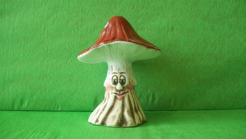 Keramická houba-muchomůrka střední s obličejem