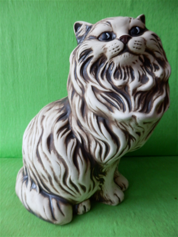 Soška perská kočka sedící