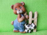 Keramická nástěnná ozdoba plot s medvědem