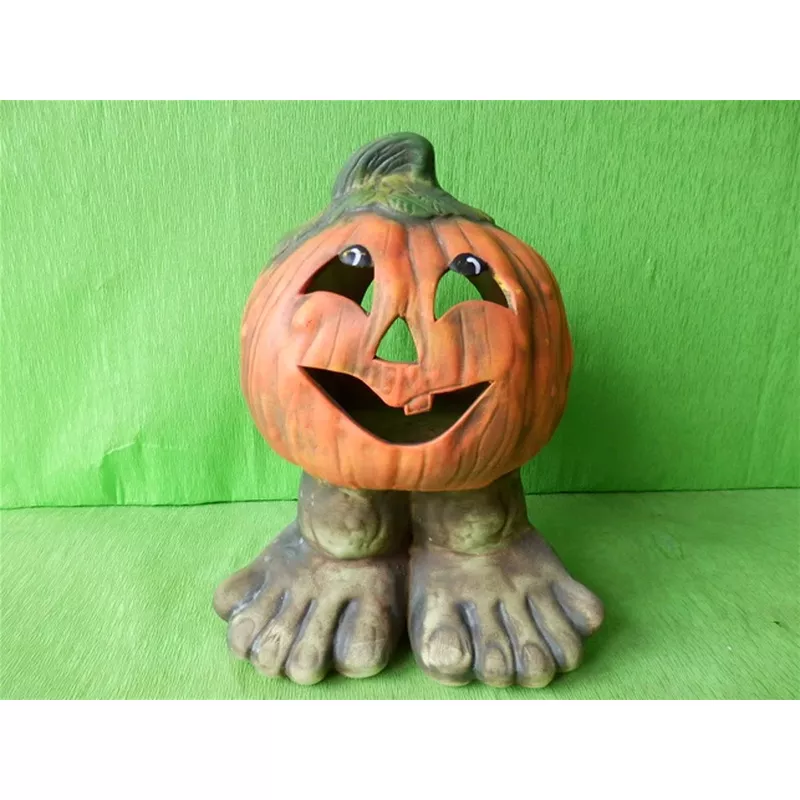 Halloweenská dýně na nohách 007