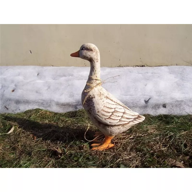 Soška stojící husa natur